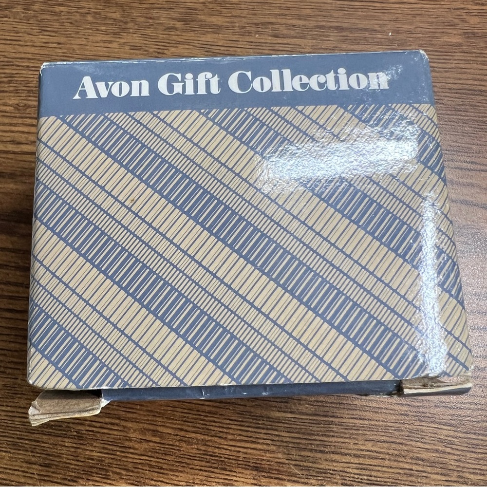 Avon (Flawed) Love-A-Bunny Collection Lunch Time Bunny